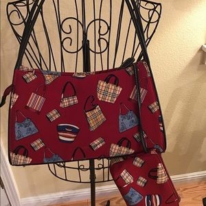 Purse with small cosmetic bag included